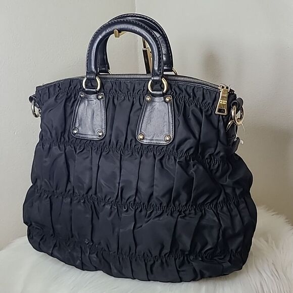 💯 Authentic Two-way Prada  Handbag 🍀 - Picture 3 of 17